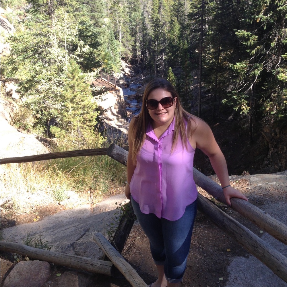 Meet your Posher, Alicia